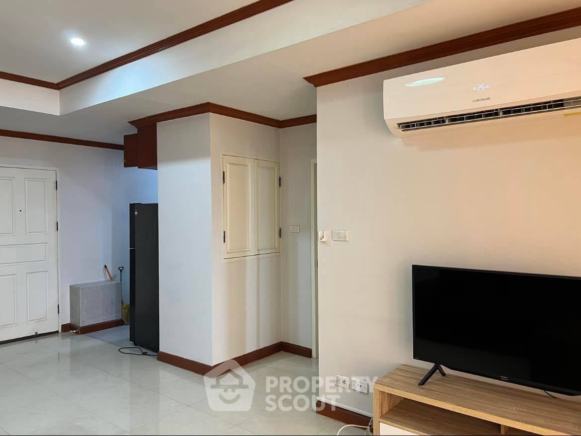 รูป คอนโด 1-ห้องนอน ที่ มอนเทอเรย์ เพลส สุขุมวิท 16 ใกล้ MRT ศูนย์การประชุมแห่งชาติสิริกิติ์ (ID 782189) - รูปที่ 2/12