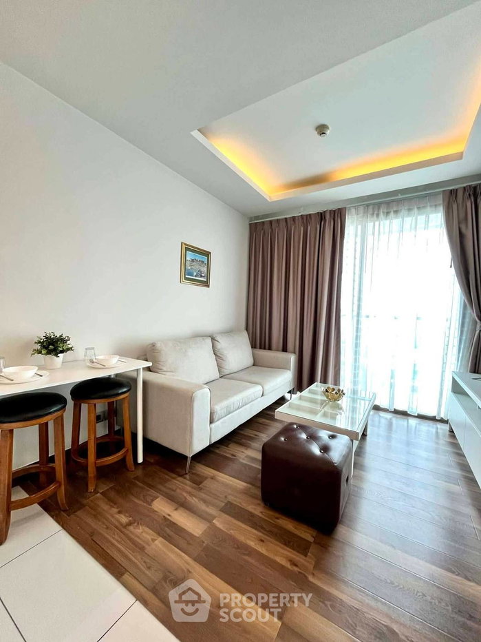 picture 1-BR Condo at The Peak Towers close to Phratamnak (ID 3003110) - 1/9