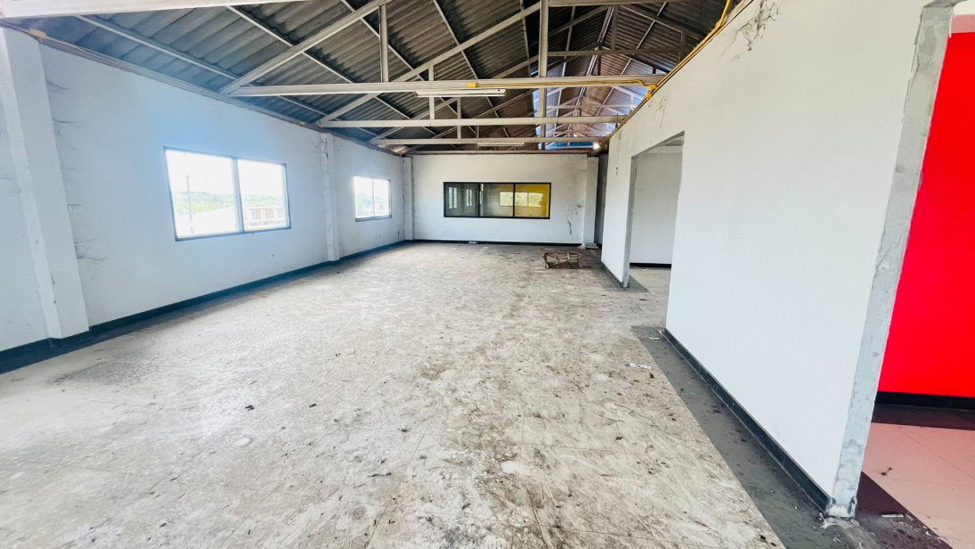 รูป บ้านพักอาศัย 2.5 ชั้น ติดถนน สายเลี่ยงเมืองตรัง 419 ตำบล โคกหล่อ อำเภอ เมืองตรัง จังหวัด ตรัง รหัสแฟ้ม : 63-00328 หรือ 29921-0001  ติดต่อคุณวันวิสา - รูปที่ 7/12