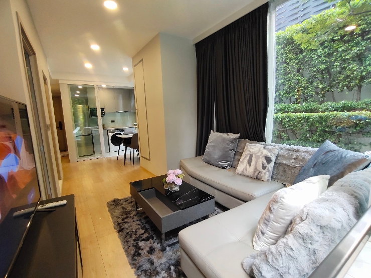 รูป ให้เช่าคอนโดติดสระ Pool Access ทองหล่อขนาดใหญ่พร้อมเฟอร์นิเจอร์ - รูปที่ 3/56