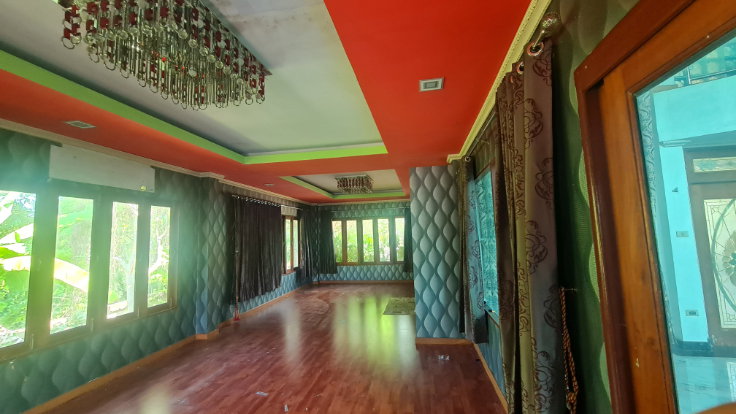รูป บ้านเดี่ยว 2 ชั้น และโกดัง ตั้งติดถนน ไชยบุรี ตำบล ปรางหมู่ อำเภอ เมืองพัทลุง จังหวัด พัทลุง รหัสแฟ้ม : 67-00082 หรือ 30807-0001 ติดต่อ คุณวันวิสา - รูปที่ 6/16