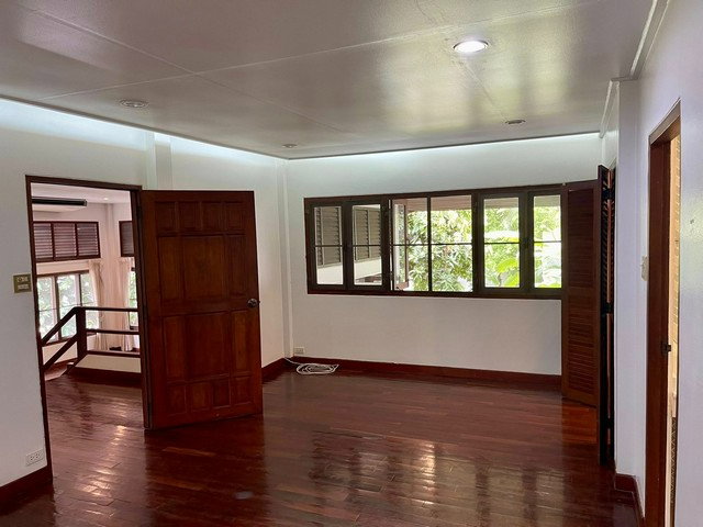 รูป HR3511ให้เช่าบ้านเดี่ยว Rare Item พร้อมสวนขนาดใหญ่ 130 ตร.ว. ใจกลางร่วมฤดี-เพลินจิต (ใกล้ BTS เพลินจิต เพียง 600 เมตร) - รูปที่ 2/17