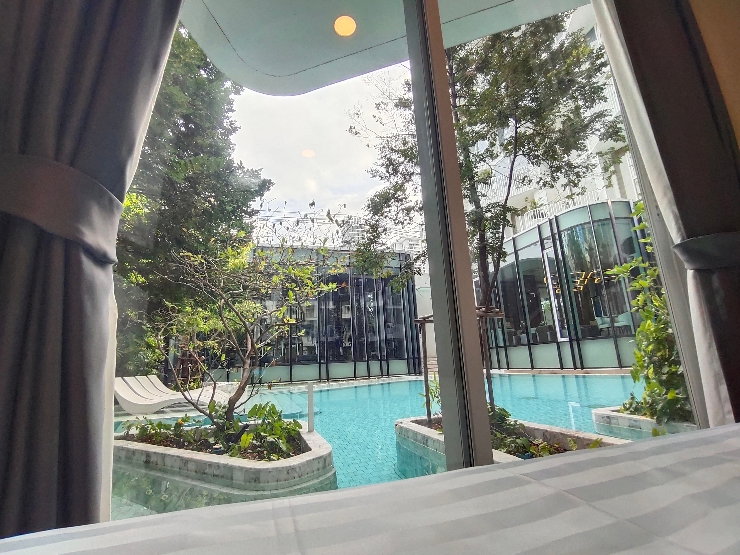 รูป ให้เช่าคอนโดติดสระ Pool Access ทองหล่อขนาดใหญ่พร้อมเฟอร์นิเจอร์ - รูปที่ 8/56