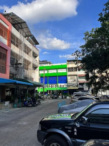 รูป HR3510ให้เช่าตึกแถว/อาคารพาณิชย์ 3 คูหา หลังใหญ่ 720 ตรม. จอดรถ 5 คัน ซอยรามคำแหง (ใกล้ถนนใหญ่เพียง 130 เมตร) - รูปที่ 8/9