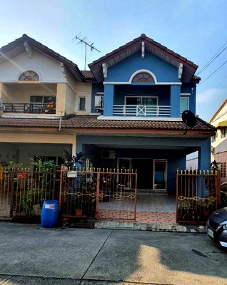 Townhouses for sale Thanyaburi Pathumthani : Townhouse for Sale: Sue Trong Rangsit Khlong 3 Village. Corner unit, Bueng Yitho, Thanyaburi, Pathum Thani. Great price, hot deal!