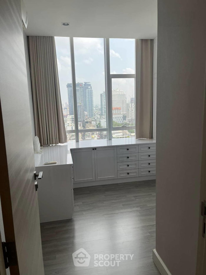 รูป คอนโด 2-ห้องนอน ที่ เดอะ รูม สาทร-ตากสิน ใกล้ BTS โพธิ์นิมิตร (ID 2610010) - รูปที่ 3/8