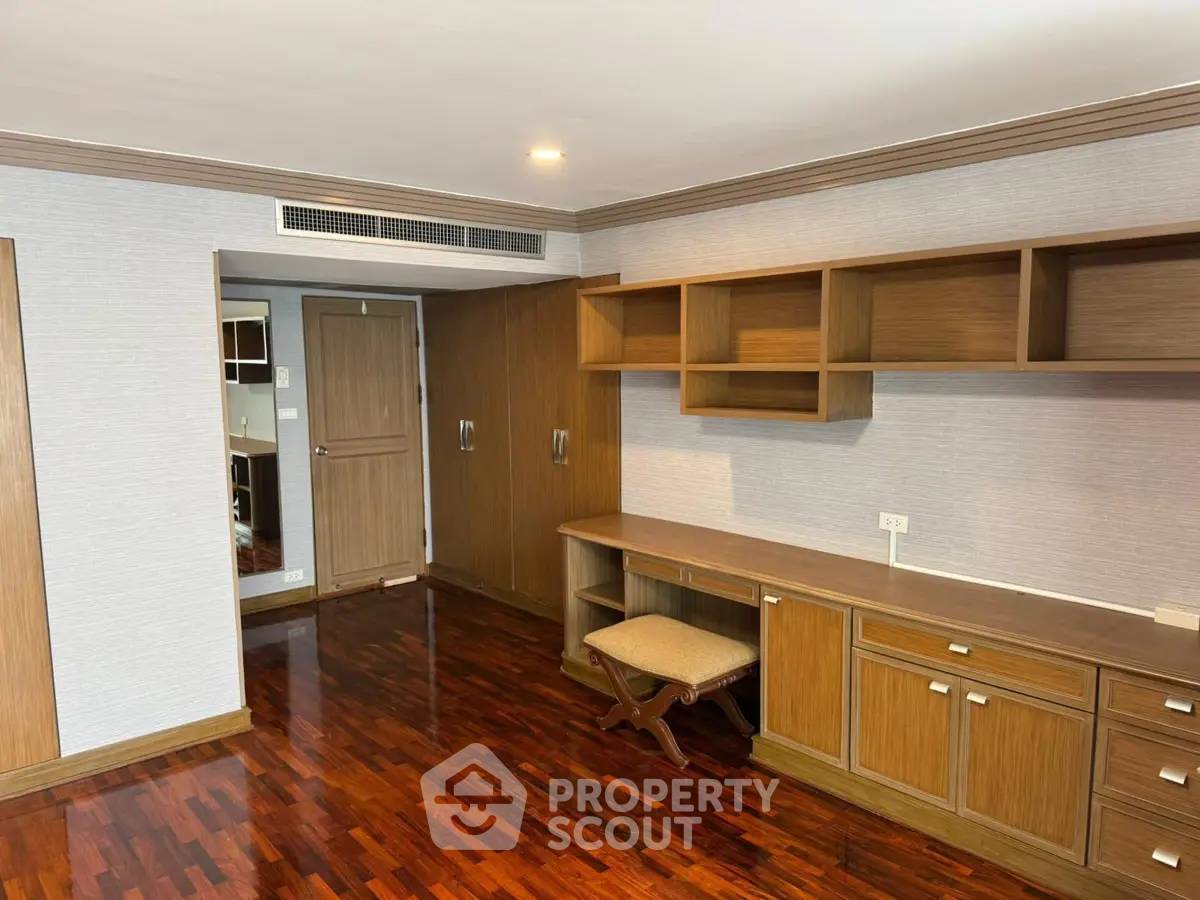 รูป คอนโด 3-ห้องนอน ที่ วัฒนา ไฮทส์ คอนโดมิเนียม ใกล้ MRT สุขุมวิท (ID 2866749) - รูปที่ 14/20
