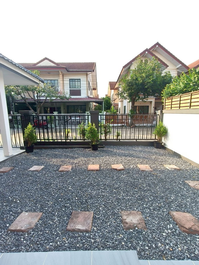รูป บ้านเดี่ยวหลังใหญ่ ทำเลดี เนื้อที่กว้างมาก ต้นโครงการ หมู่บ้านเต็มสิริพาร์ค 2 ถนนมิตรไมตรี เขตหนองจอก ใกล้ชุมชนเดินทางสะดวก - รูปที่ 9/37