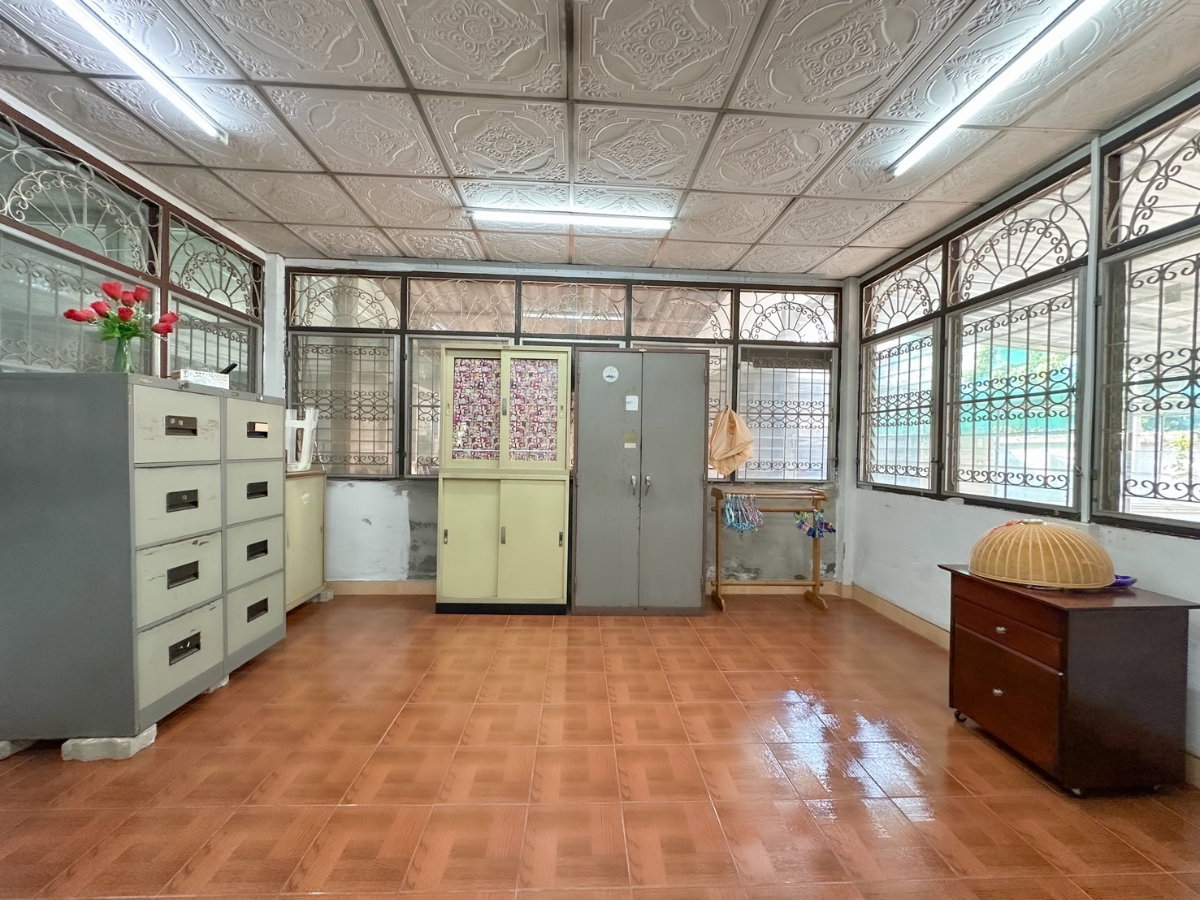 รูป บ้านเดี่ยวซอยทุ่งมังกร 15 ที่จอดรถได้ 15 คัน ใกล้ทางด่วนเพียง 700 เมตร ในราคา 16.5 ล้านบาท — หายากมากในโซนตลิ่งชัน - รูปที่ 12/15