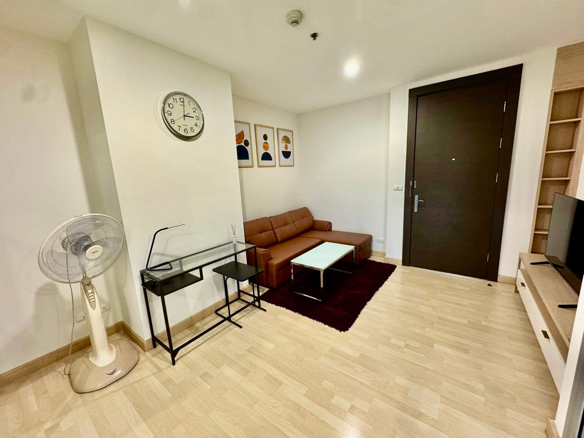 รูป พร้อมให้เช่า❗️"𝐑𝐡𝐲𝐭𝐡𝐦 𝐑𝐚𝐭𝐜𝐡𝐝𝐚" 1 ห้องนอน ขนาด 46 ตร.ม. Sky Kitchen วิวสระว่ายน้ำ  [260615] - รูปที่ 6/22