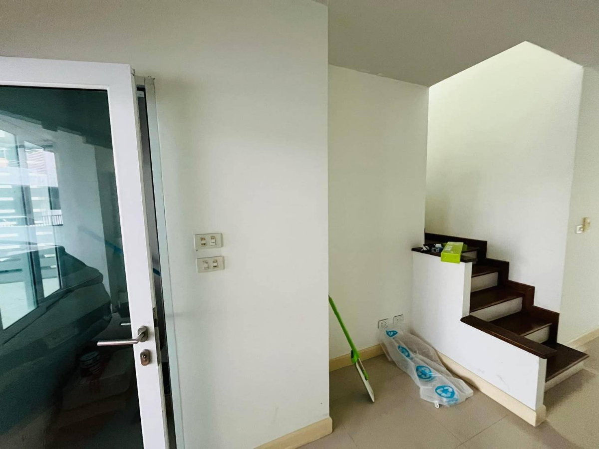 รูป ขาย เช่า ทาวน์โฮม 3 ชั้น โมทาวน์ บริโอ้ แจ้งวัฒนะ–ประชาชื่น ใกล้เมืองทองธานี เพียง 3.5 ล้าน ต่ำกว่าราคาตลาด - รูปที่ 6/9