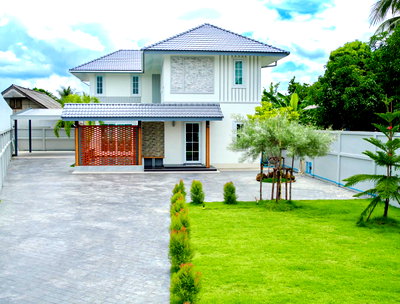 Houses for rent Payap University (Mae Khao Campus) : Two-Storey Pool Villa for Rent Near International School    #A5-V0057  