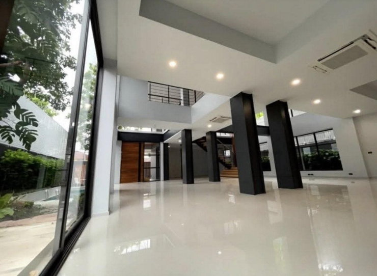 รูป 📣📣 ขาย บ้านเดี่ยวหรูพร้อมสระว่ายน้ำ 5 ห้องนอน สุขุมวิท 71 (กรุณาพิมพ์ 0974164645 Line: JKJK4645 แทนการคลิกปุ่มสีฟ้า,เขียว)  - รูปที่ 4/26