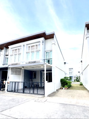 เช่าทาวน์โฮม อิมพีเรียล เวิลด์ สำโรง : ให้เช่า โกลเด้น ทาวน์ สุขุมวิท-สถานีรถไฟฟ้าแบริ่ง (Golden Town Sukhumvit-Bearing BTS Station) ใกล้ไบเทค บางนา