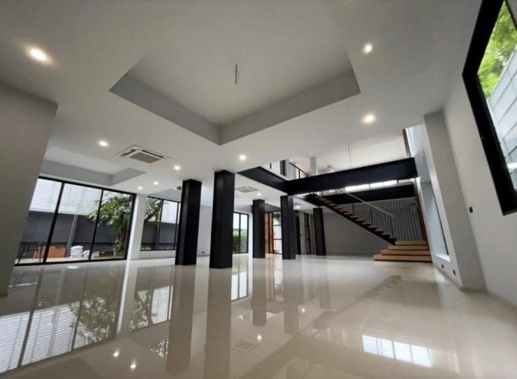 รูป 📣📣 ขาย บ้านเดี่ยวหรูพร้อมสระว่ายน้ำ 5 ห้องนอน สุขุมวิท 71 (กรุณาพิมพ์ 0974164645 Line: JKJK4645 แทนการคลิกปุ่มสีฟ้า,เขียว)  - รูปที่ 6/26