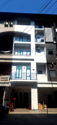 Shophouses for sale Bang Lamung Chonburi : Five-story building for sale, opposite Int Residence Hotel, Jomtien Beach.