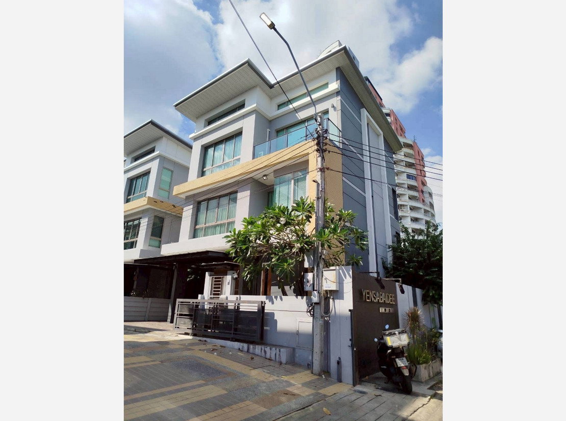 picture Call : 094-419-9594 Detached house / home office 3-story (corner plot) Soi Ratchadaphisek 30, Chatuchak - 2/12