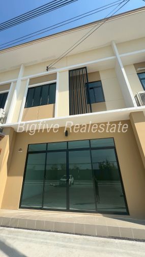 A69-051✨ For Rent: Townhome, Pruksa Ville 99 Phetkasem, with parking space. Very wide frontage, can park multiple cars.✨