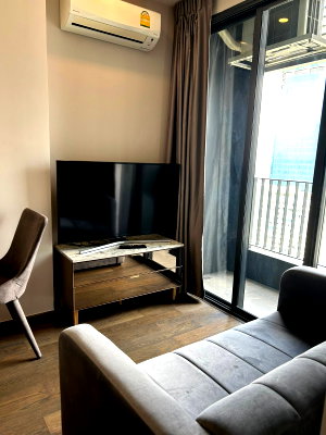 Condos for rent : Move-In Ready  1-Bedroom Private Lift Condo Near Siam Paragon THB 20,000/Month