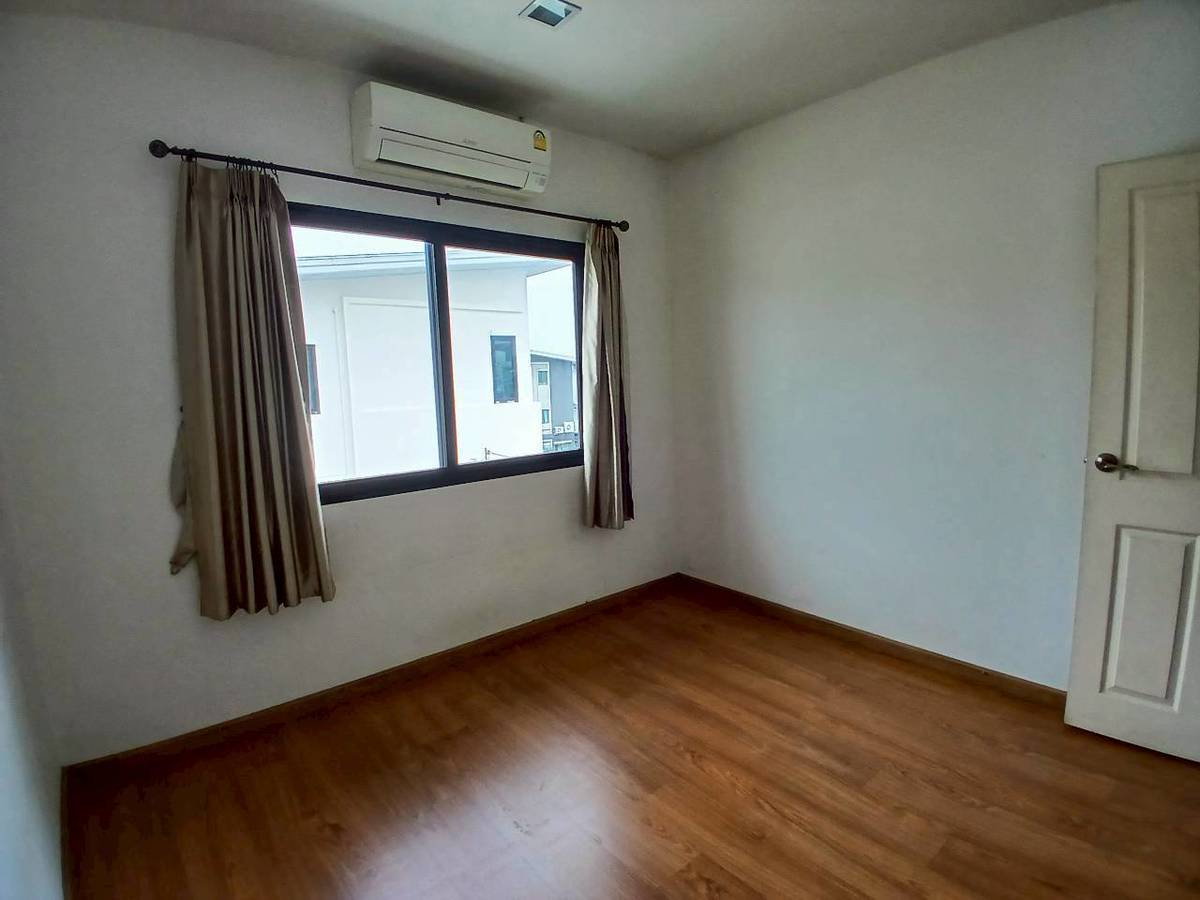 รูป ให้เช่าบ้านเดี่ยว3ชั้น หมู่บ้านโกลเด้น เพรสทีจ วัชรพล-สุขาภิบาล 5 Tel. 099-998-3897 - รูปที่ 26/38