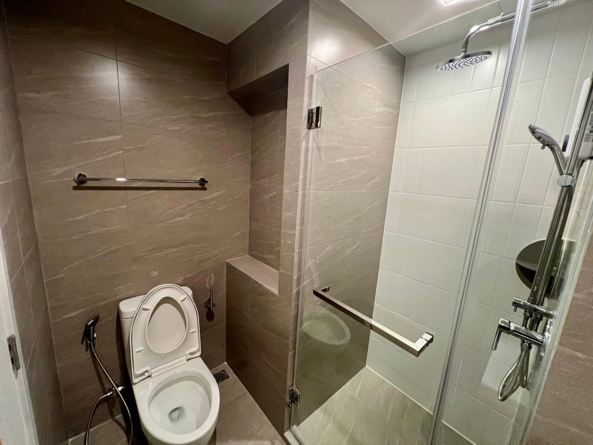 รูป Reference Sathorn - Wongwianyai ห้องสวย ราคาดี สอบถามเพิ่มเติมได้ที่ Line @condorental - รูปที่ 14/16