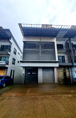 อาคารสำนักงาน 3 ชั้น ติดถนน ตรัง-ย่านตาขาว (ทล.404) อำเภอ ย่านตาขาว จังหวัด ตรัง รหัสแฟ้ม : 66-00172 หรือ 30685-0001 ติดต่อคุณวันวิสา