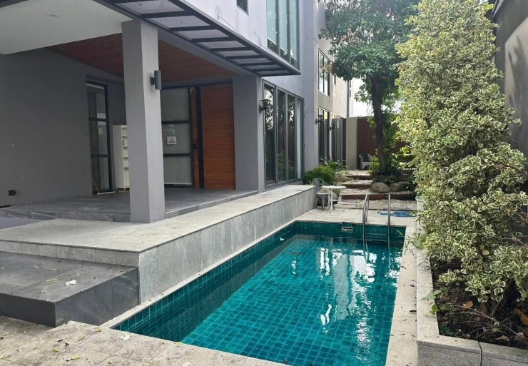 รูป 📣📣ให้เช่า บ้านเดี่ยวหรูพร้อมสระว่ายน้ำ 5 ห้องนอน สุขุมวิท 71 (กรุณาพิมพ์ 0974164645 Line: JKJK4645 แทนการคลิกปุ่มสีฟ้า,เขียว) - รูปที่ 2/25