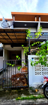 Townhouses for rent Rayong : Townhouse for rent, 2 floors, Baan Romnalin, area 21.3 square wah l width 5 meters l depth 17.50 meters