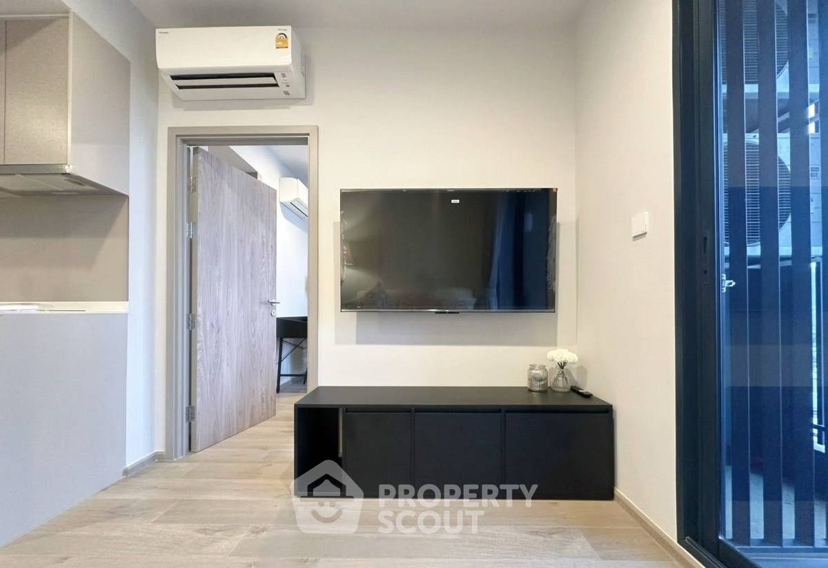 picture 1-BR Condo at THE CROWN Residences near MRT Khlong Toei (ID 3002316) - 10/10