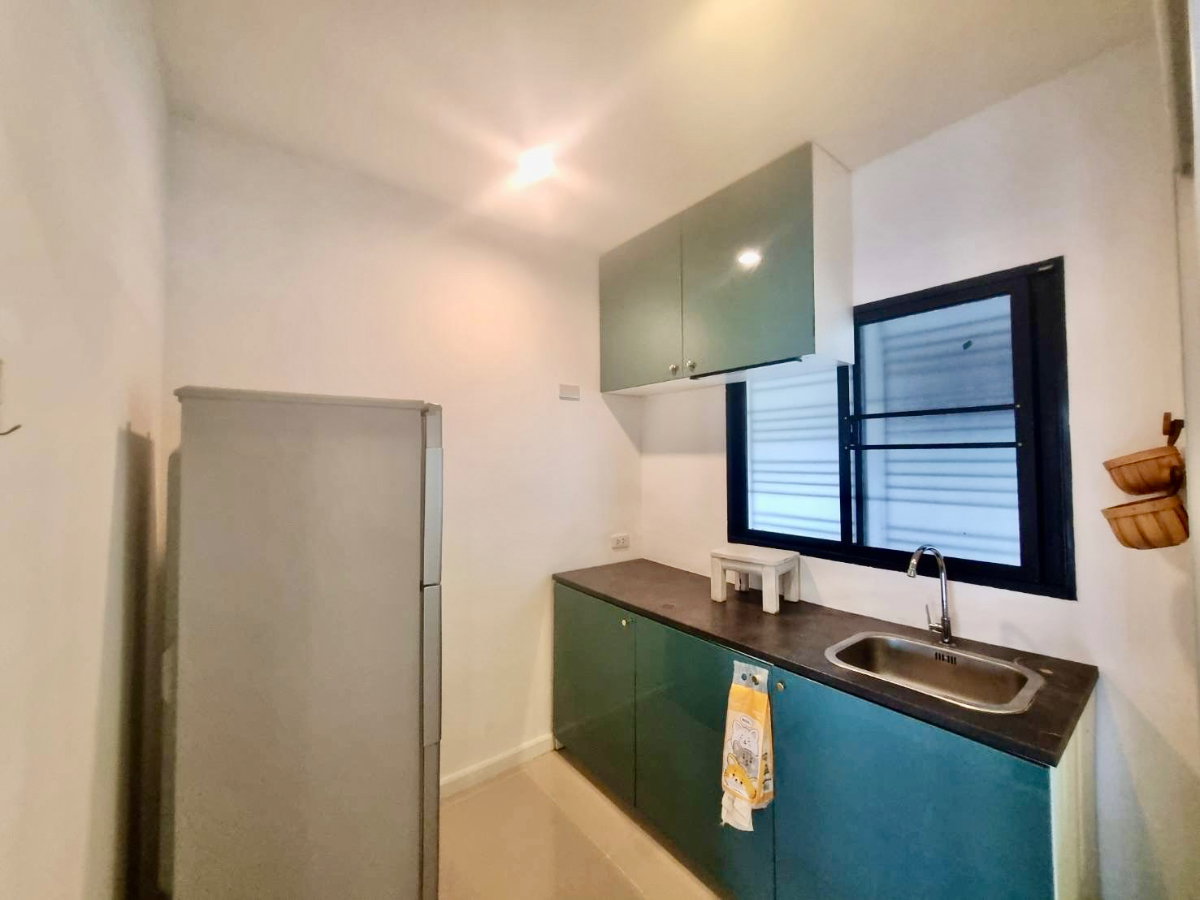 รูป ขายทาวน์โฮม 3 ชั้น Patio Srinakarin – Rama 9 ทำเลกรุงเทพกรีฑา บ้านสวยพร้อมอยู่ ติดแอร์ทุกห้อง พื้นที่กว้าง 29.8 ตร.ว. ใกล้รถไฟฟ้า ทางด่วน - รูปที่ 5/21