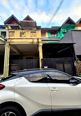 ทาวน์โฮม เซฟวัน โก ศรีสมาน : ทาวเฮ้าใหญ่มาก 3 ชั้น 5 นอน 4 น้ำ 2 จอด 