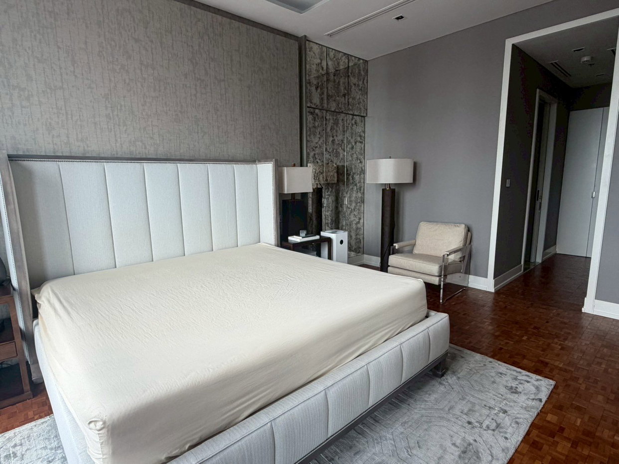 รูป LTHC15728 Pet-Friendly Ultra Luxury Condo for Rent Sathorn | The Ritz-Carlton Residences Bangkok | Near BTS Chong Nonsi | 180,000 THB  - รูปที่ 5/6