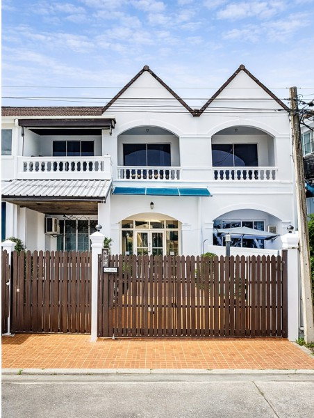 รูป ถ.ลาดพร้าววังหิน 62-70 แม็คโคร วังหิน 200ม. 3นอน แอร์ 6ตัว ทาวน์เฮ้าส์ 2 ชั้น เดอะแจ๊ส วังหิน 800 ม. โชคชัย 4 35 ตร.ว. - รูปที่ 1/8