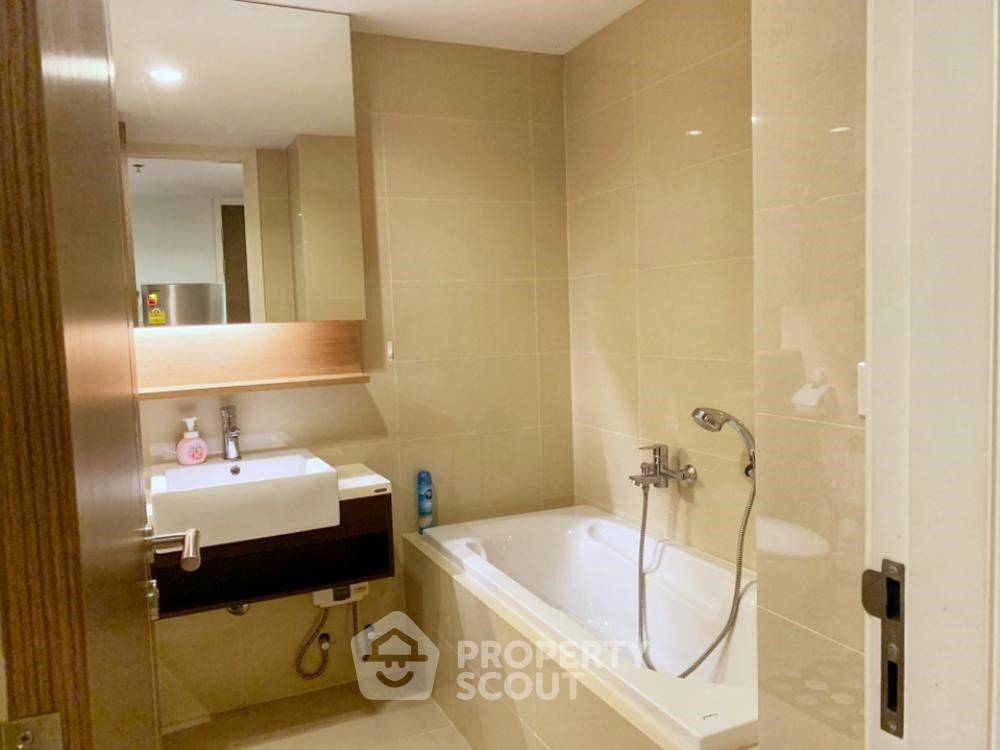 รูป คอนโด 1-ห้องนอน ที่ 15 สุขุมวิท เรสซิเด็นท์ ใกล้ BTS นานา (ID 1305420) - รูปที่ 2/6