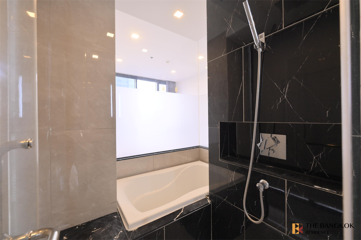 picture Unit Priced Below Market One9Five Asoke - Rama9 near MRT Rama 9 Station - 5/10