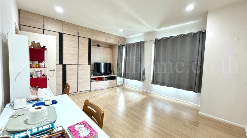รูป ทาวน์โฮม 3 ชั้น บ้านกลางเมือง รัชดา - วงศ์สว่าง หลังริม - รูปที่ 11/19