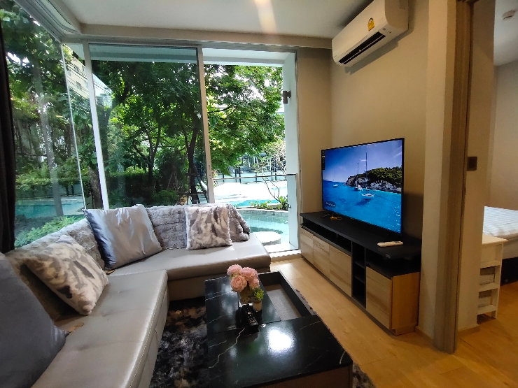 รูป ให้เช่าคอนโดติดสระ Pool Access ทองหล่อขนาดใหญ่พร้อมเฟอร์นิเจอร์ - รูปที่ 31/56