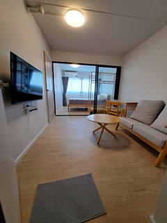 รูปภาพ 11th floor NEW room, never stayed in, 1 bd/1bath/1 kitchen. South facing and breezy. Washing Machine Included. Ready to move in July