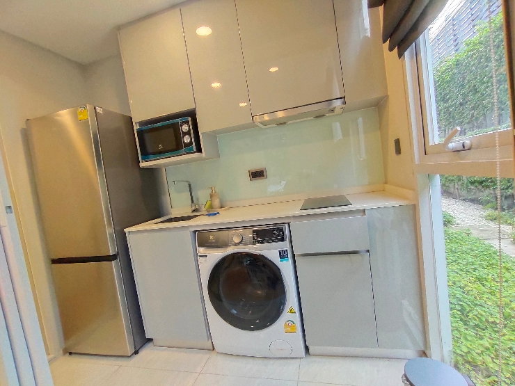 รูป ให้เช่าคอนโดติดสระ Pool Access ทองหล่อขนาดใหญ่พร้อมเฟอร์นิเจอร์ - รูปที่ 40/56