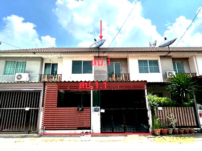 Townhouses for sale Khlong Luang Pathumthani : TOWN HOUSE 17.9 Sq.w. Khlong Luang Pathumthani for 1.6M