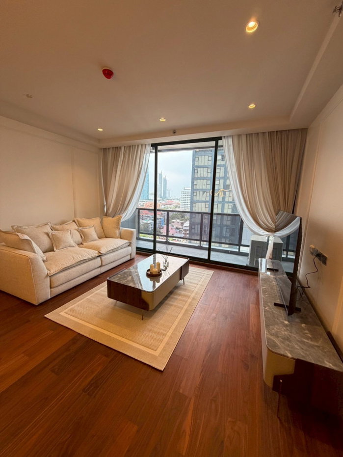 รูป For Sale | Altitude Symphony Charoenkrung Unit 12A06 | 3 Bedrooms | Fully Furnished - รูปที่ 2/6