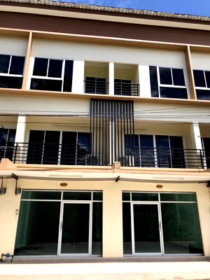 Shophouses for sale : 2 Interconnected shophouses in Ratchaburi 
