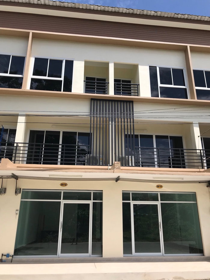 picture 2 Interconnected shophouses in Ratchaburi  - 1/7