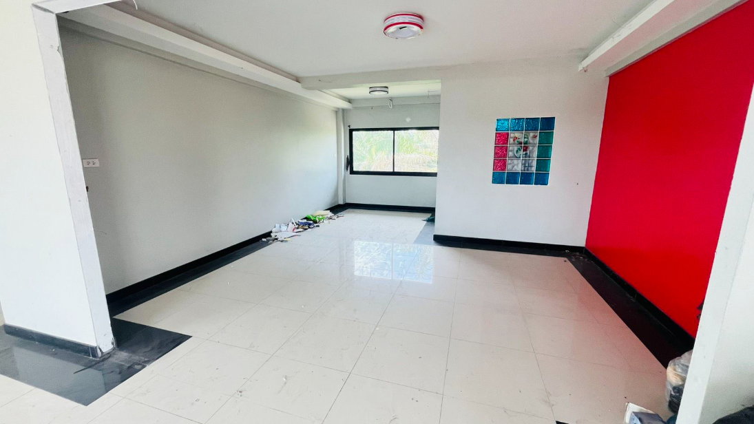 รูป บ้านพักอาศัย 2.5 ชั้น ติดถนน สายเลี่ยงเมืองตรัง 419 ตำบล โคกหล่อ อำเภอ เมืองตรัง จังหวัด ตรัง รหัสแฟ้ม : 63-00328 หรือ 29921-0001  ติดต่อคุณวันวิสา - รูปที่ 10/12