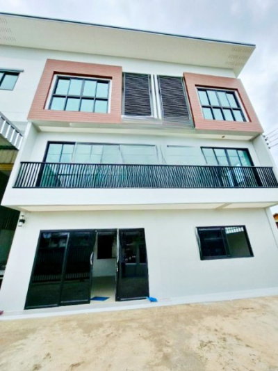 รูป ใกล้ตลาดลำลูกกาพลาซ่า 850 ม. โกดังพร้อมออฟฟิศ 3 ชั้น สร้างใหม่ 4นอน 4 น้ำ 470 ตร.ม. ลำลูกกา คลองสาม - รูปที่ 5/8