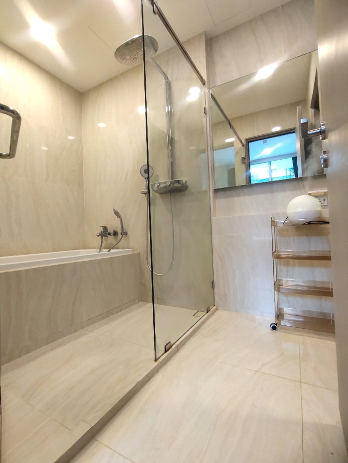 รูป ให้เช่าคอนโดติดสระ Pool Access ทองหล่อขนาดใหญ่พร้อมเฟอร์นิเจอร์ - รูปที่ 18/56