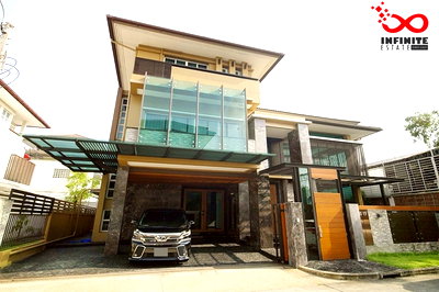 บ้านเดี่ยว เขตบึงกุ่ม : ขายบ้านเดี่ยว 3 ชั้น แกรนด์ บางกอกบูเลอวาร์ด เกษตร-นวมินทร์ หลังริม ดีไซน์หรู พร้อมอยู่