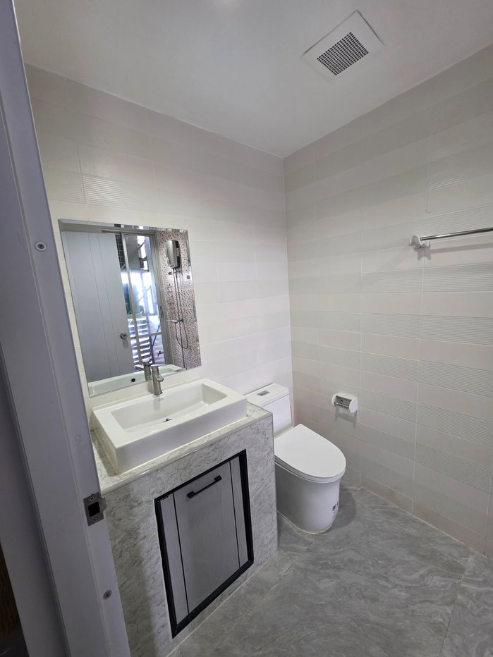 picture Room for rent (The Iris Condo) - 4/6