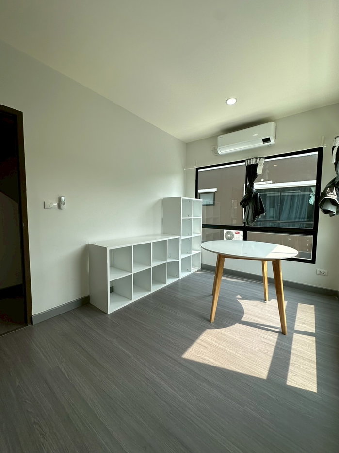 รูป 🏡✨ ให้เช่าทาวน์โฮม 3 ชั้น หลังมุม พร้อมชั้นลอย 📍 หมู่บ้านสัมมากร อเวนิว ชัยพฤกษ์–วงแหวน - รูปที่ 9/16