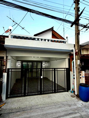 Townhouses for sale Esplanade Ngamwongwan-Khaerai : ⭐✨RH-027 Townhouse for Sale at Saithongniwet ✨⭐